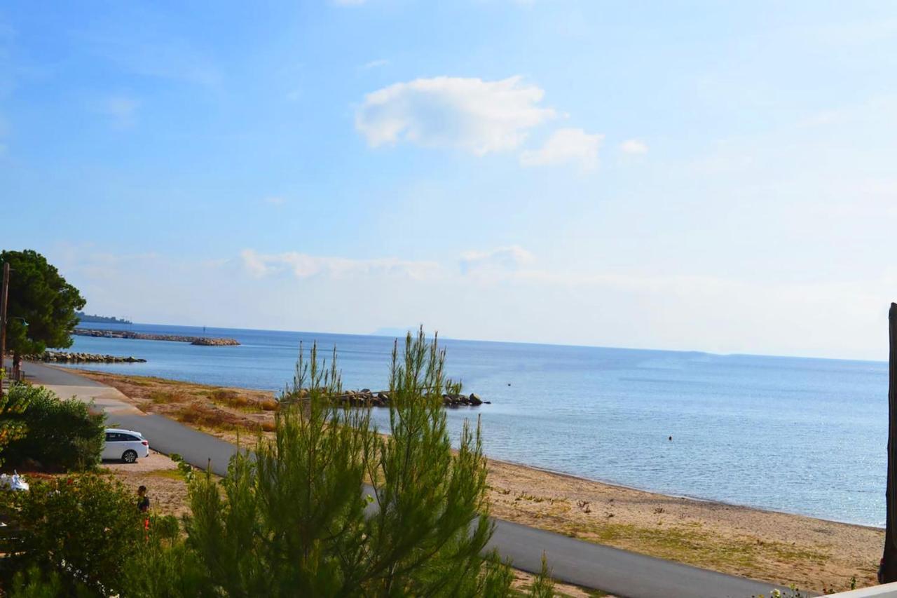 Lemon Beach Front Apartment, Nikiti Exterior foto